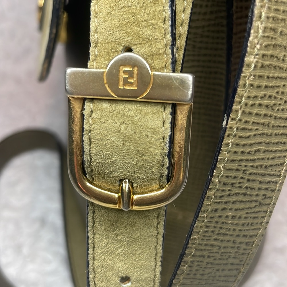Fendi Vintage Italian Leather & Suede Flap Crossbody Shoulder Bag in Olive Green - Picture 4 of 17
